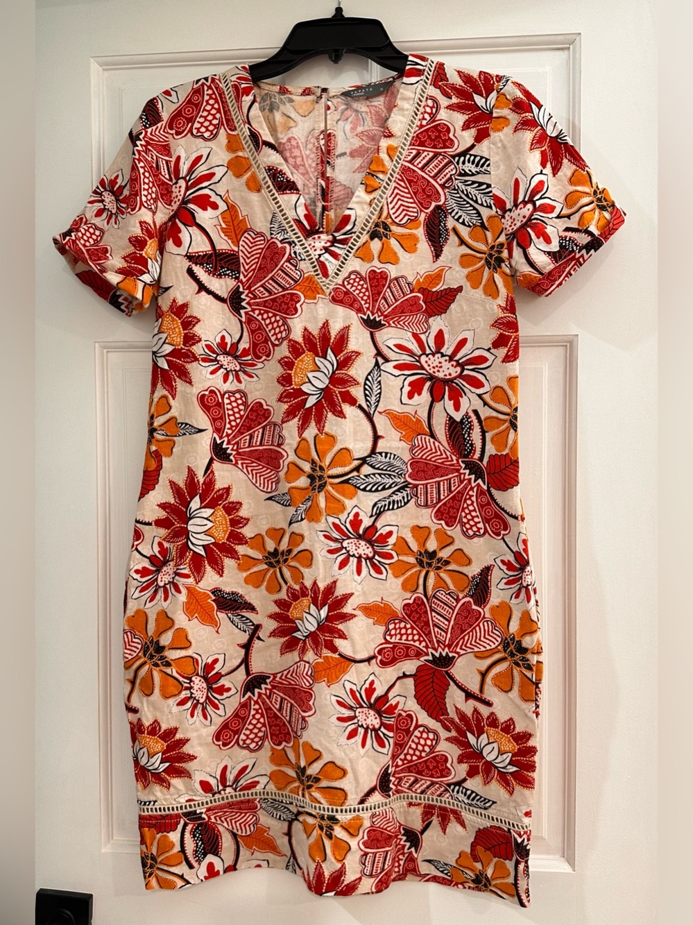 Linen Papaya Floral Top in Cream, Pink, Red, and Gray